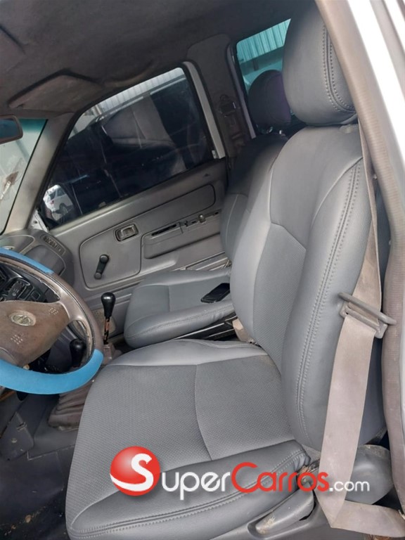 2002 Nissan Frontier — foto 8 / 8