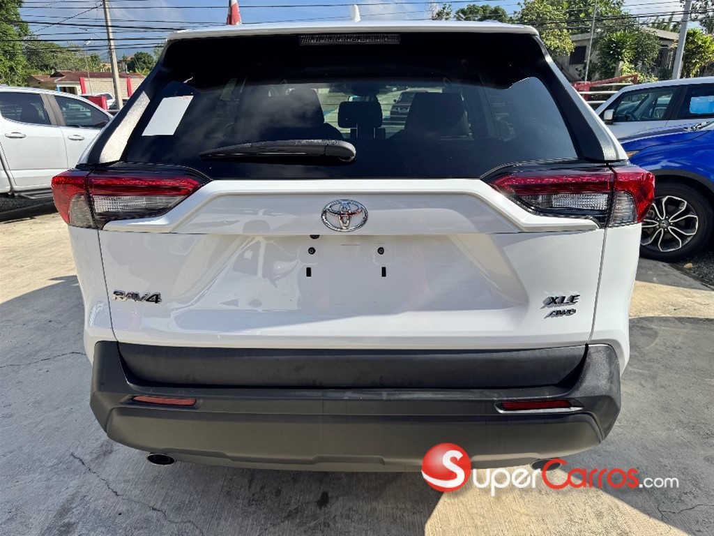 2021 Toyota RAV4 XLE — foto 3 / 12