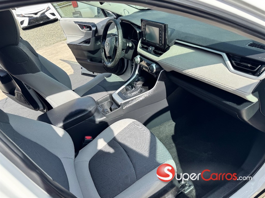 2021 Toyota RAV4 XLE — foto 10 / 12