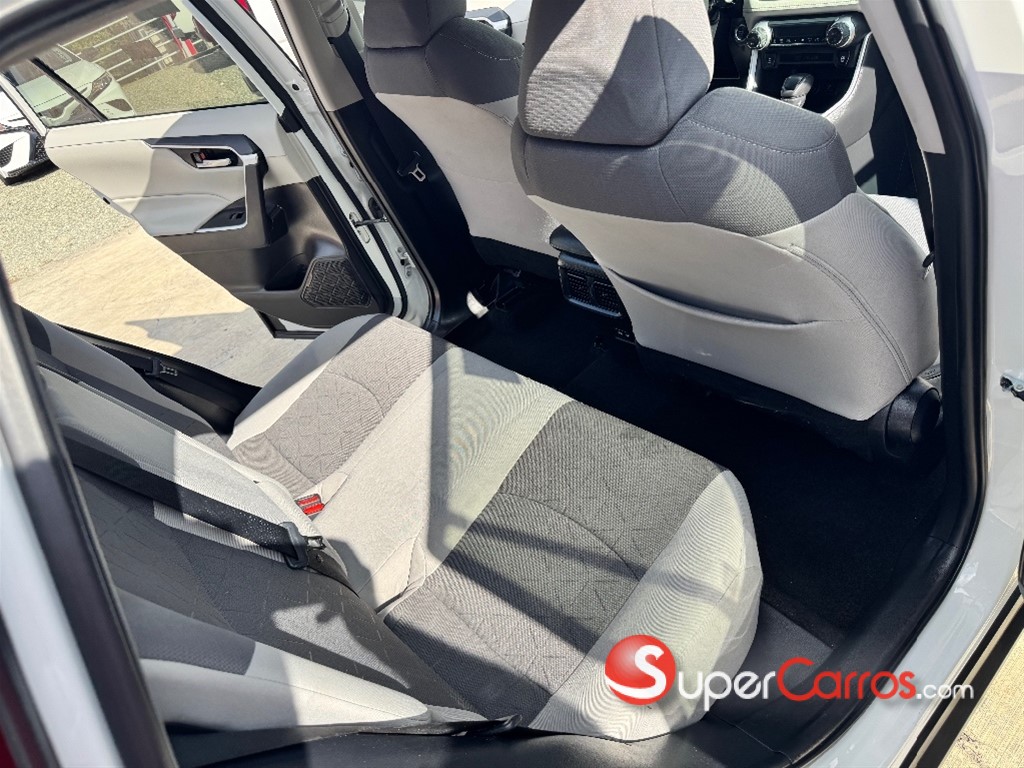2021 Toyota RAV4 XLE — foto 12 / 12
