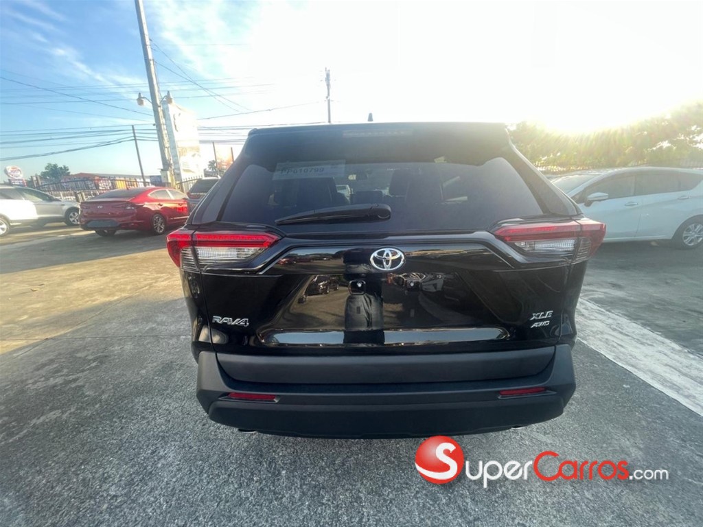 2023 Toyota RAV4 XLE Premium — foto 7 / 10