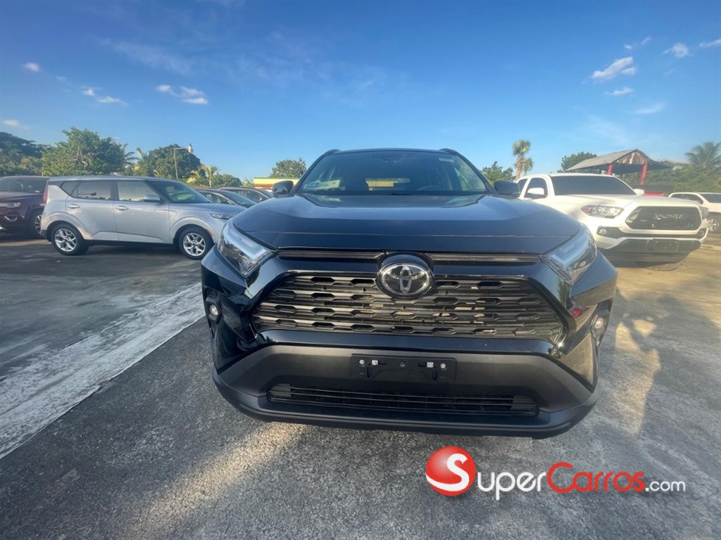 2023 Toyota RAV4 XLE Premium — foto 9 / 10