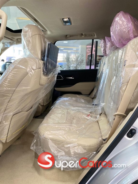 2026 Toyota Land Cruiser VXR — foto 5 / 7