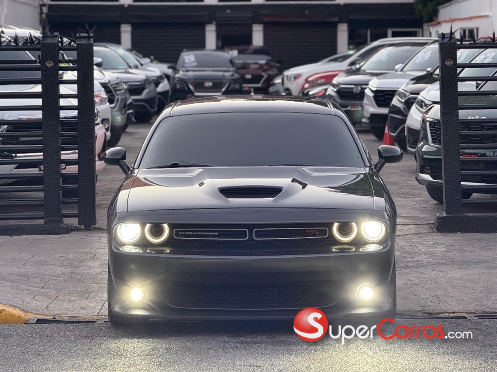 2019 Dodge Challenger RT — foto 2 / 11