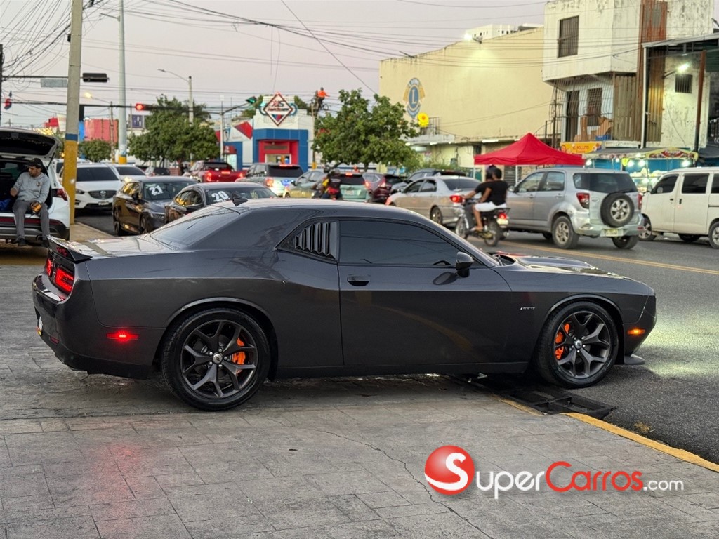 2019 Dodge Challenger RT — foto 7 / 11