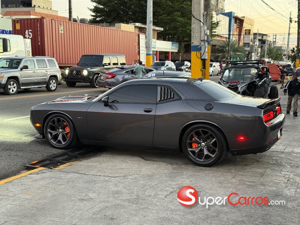 2019 Dodge Challenger RT — foto 9 / 11