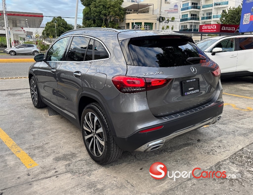 2021 Mercedes-Benz Clase GLA 250 — foto 3 / 12
