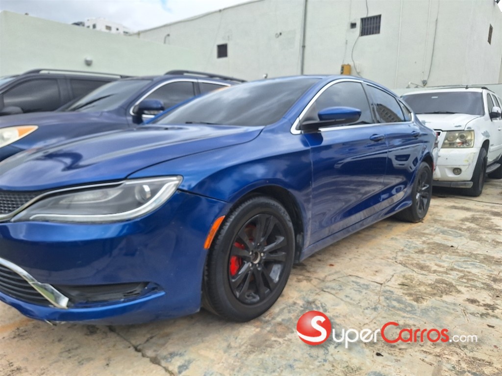 2015 Chrysler 200 Limited — foto 2 / 6
