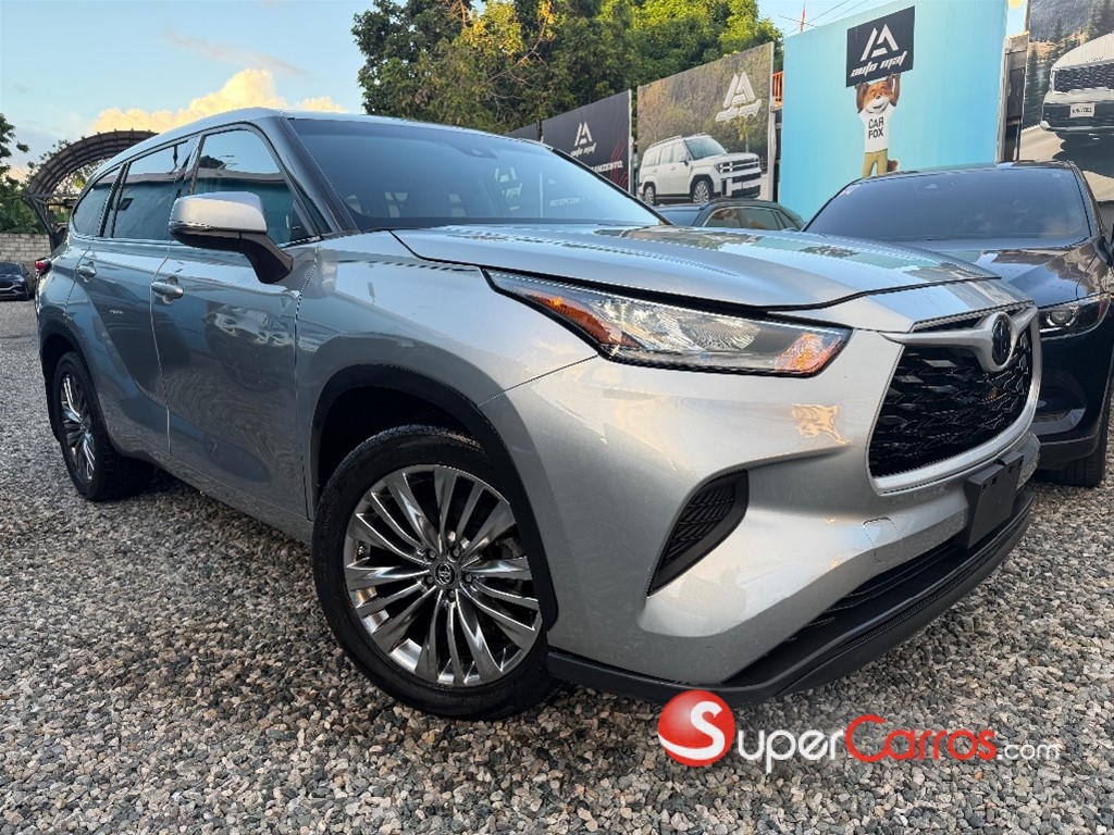 2020 Toyota Highlander LE