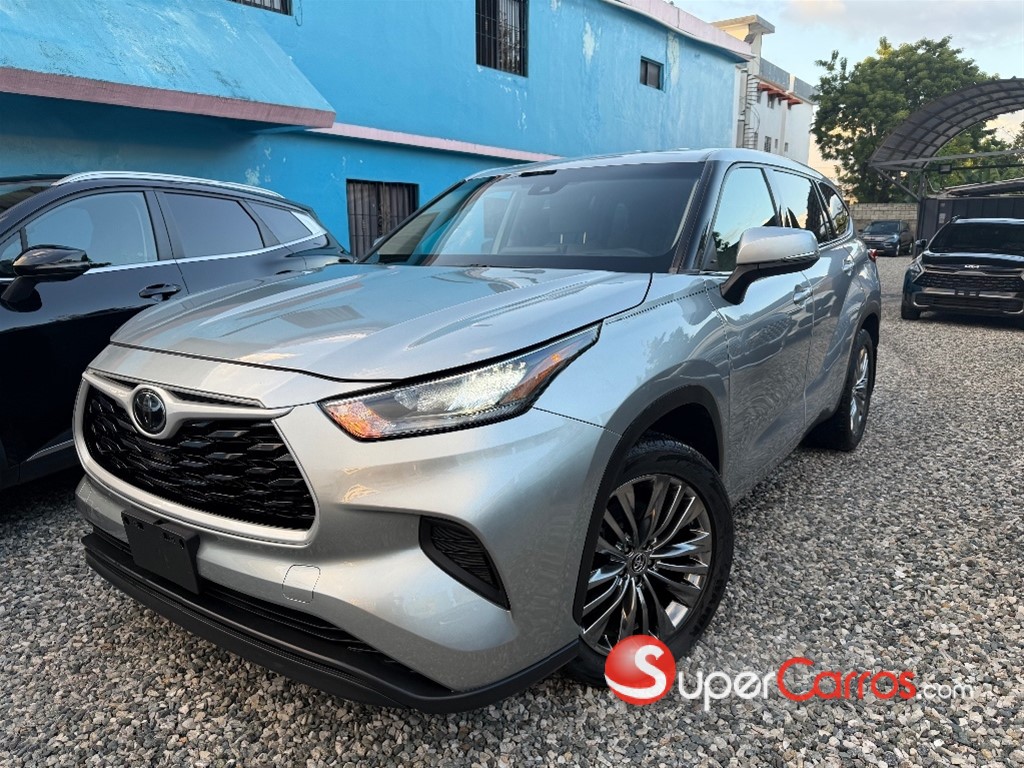 2020 Toyota Highlander LE — foto 2 / 11