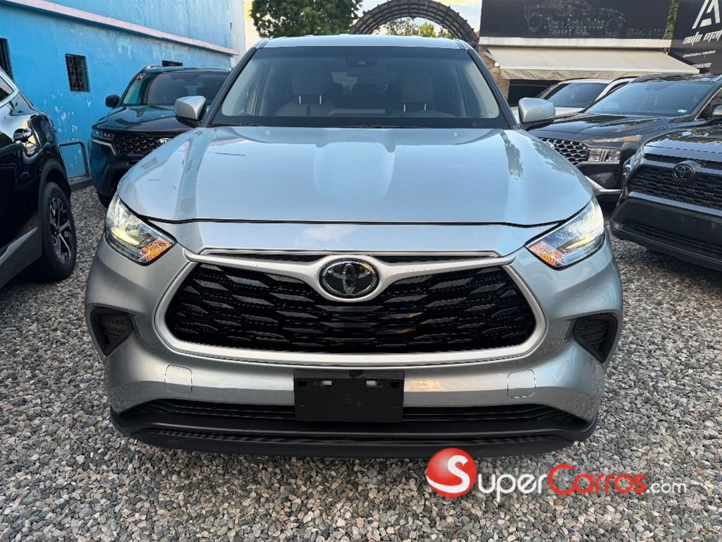 2020 Toyota Highlander LE — foto 3 / 11