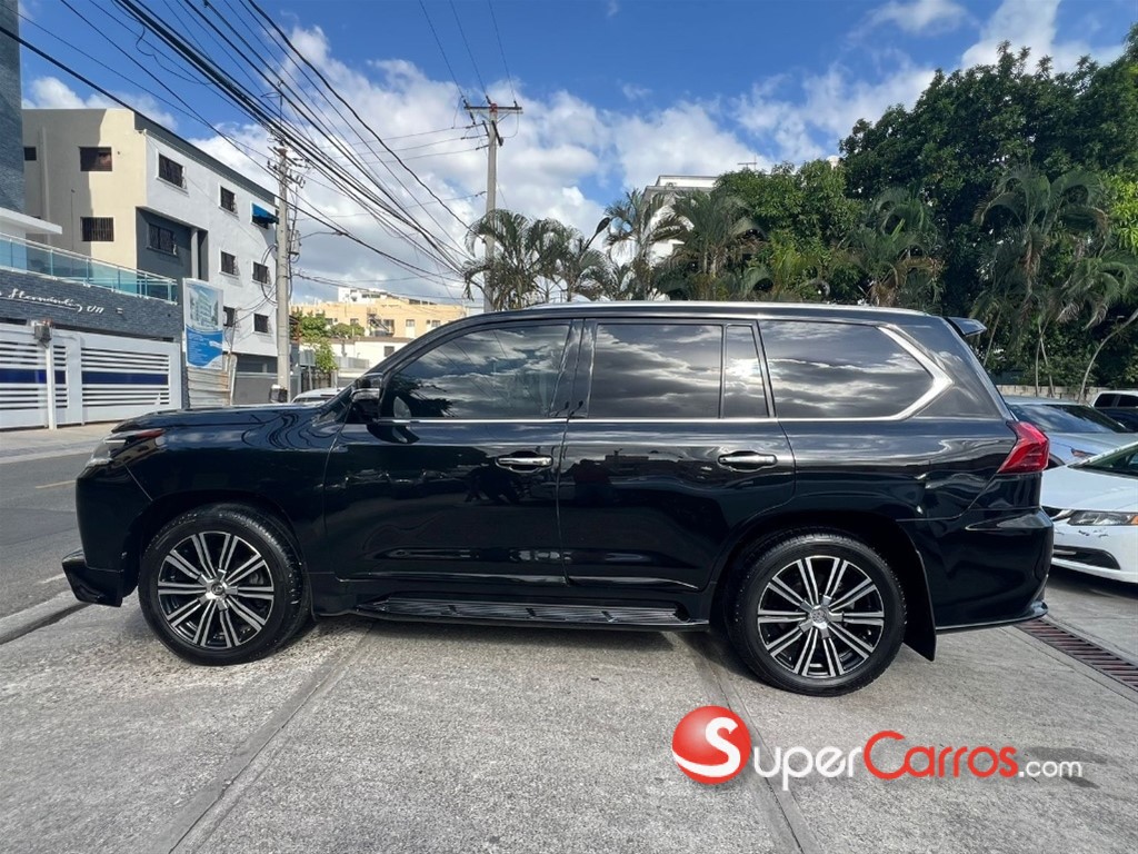 2020 Lexus LX 570 Sport — foto 5 / 11