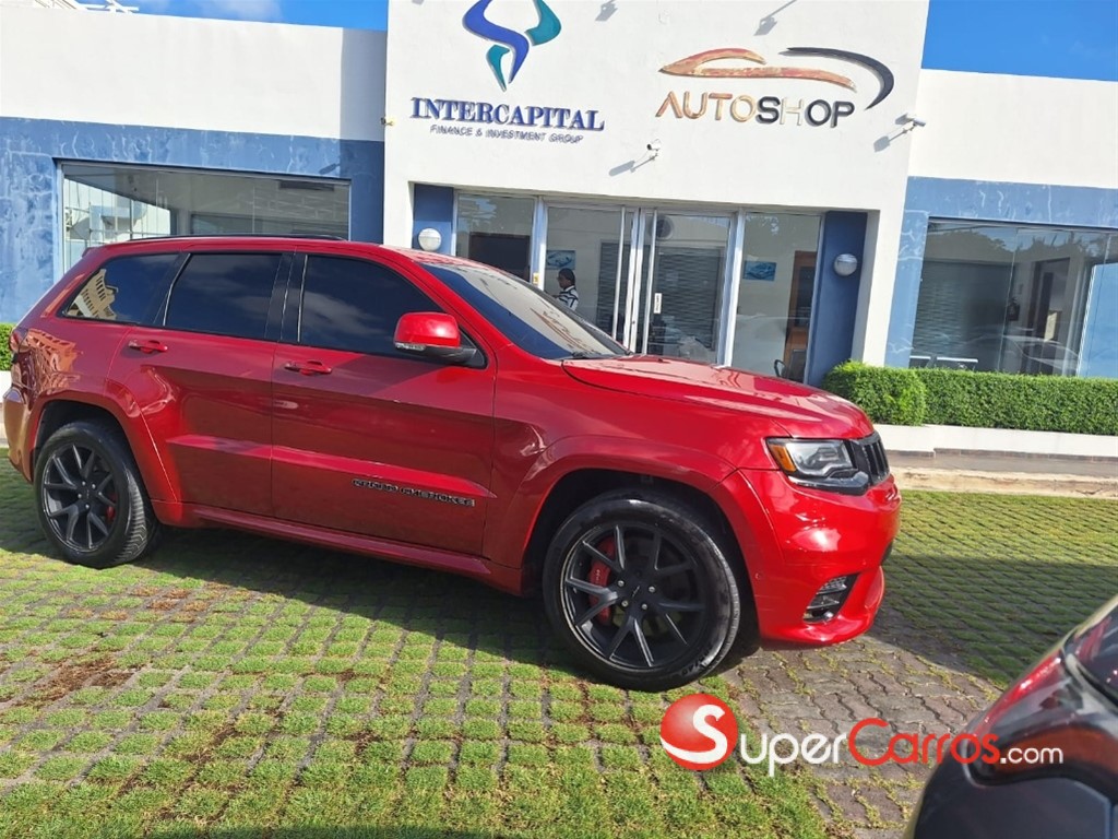 2017 Jeep Grand Cherokee SRT8 — foto 2 / 9