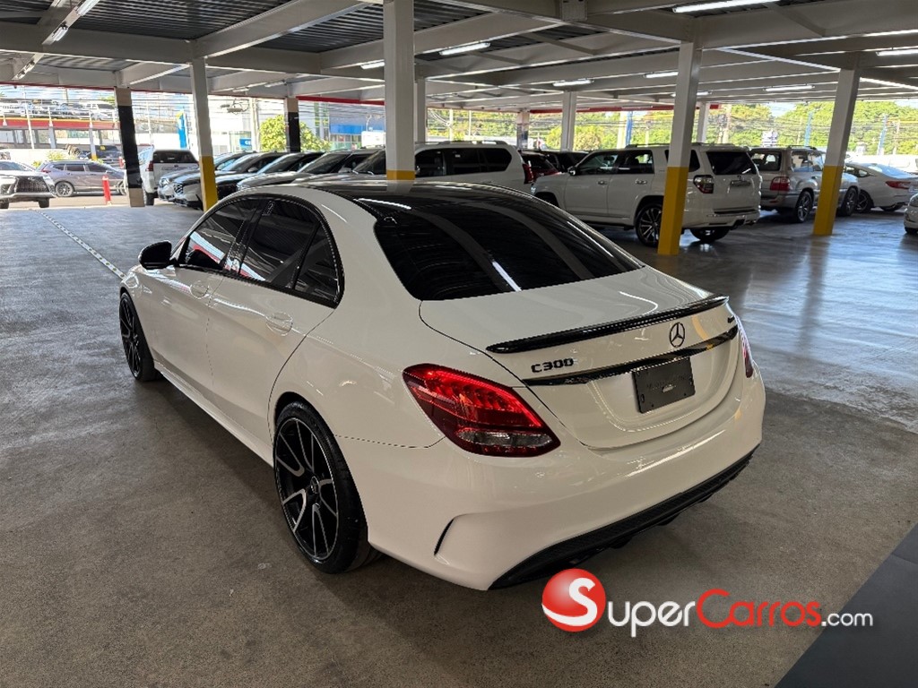 2016 Mercedes-Benz Clase C 300 4 Matic — foto 4 / 11