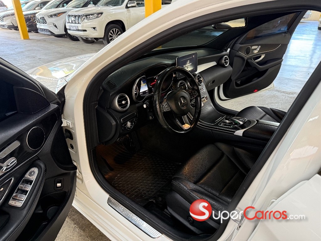 2016 Mercedes-Benz Clase C 300 4 Matic — foto 8 / 11