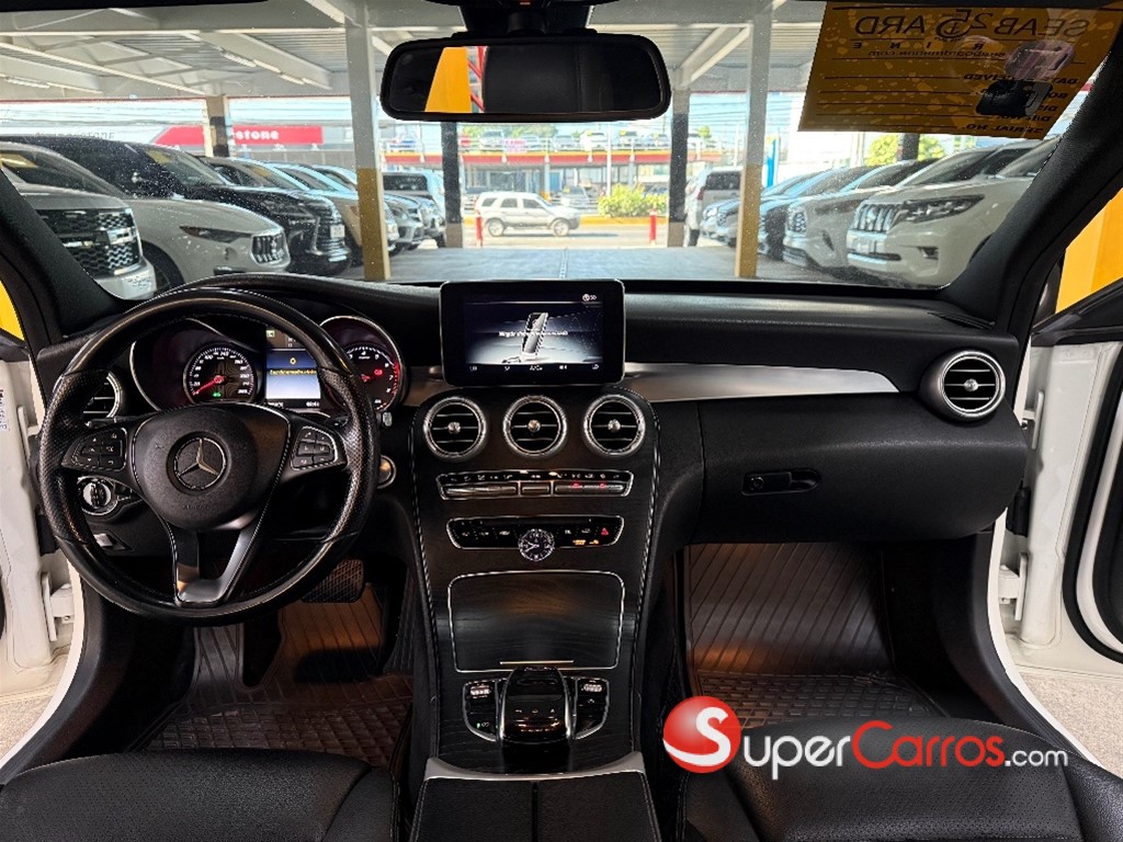 2016 Mercedes-Benz Clase C 300 4 Matic — foto 9 / 11