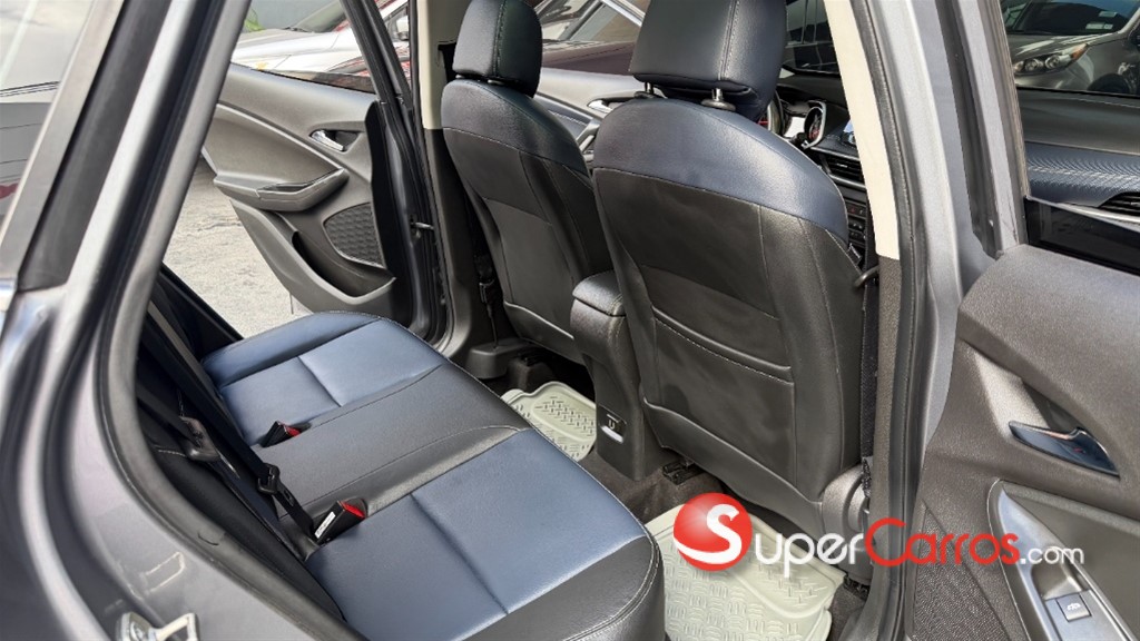 2022 Chevrolet Tracker Premier — foto 8 / 12