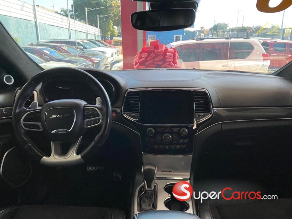 2020 Jeep Grand Cherokee SRT8 — foto 6 / 10