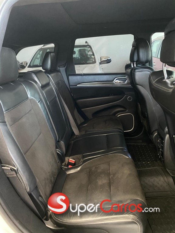 2020 Jeep Grand Cherokee SRT8 — foto 7 / 10