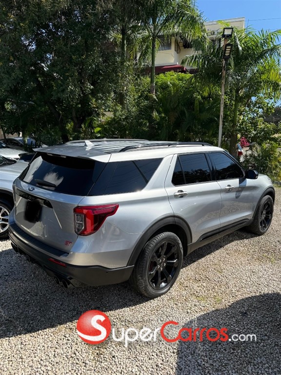 2020 Ford Explorer ST — foto 4 / 10