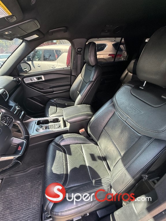 2020 Ford Explorer ST — foto 8 / 10