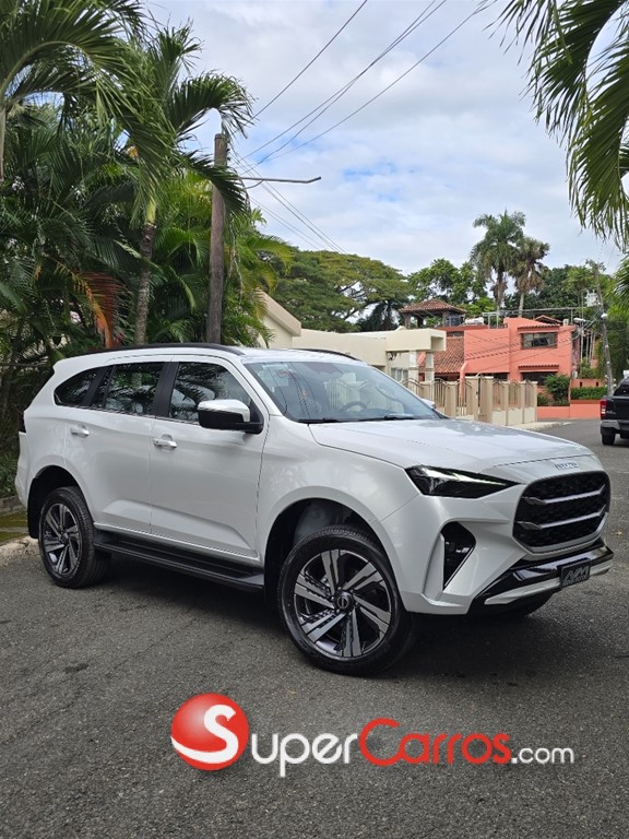 2026 Isuzu Mux — foto 2 / 9