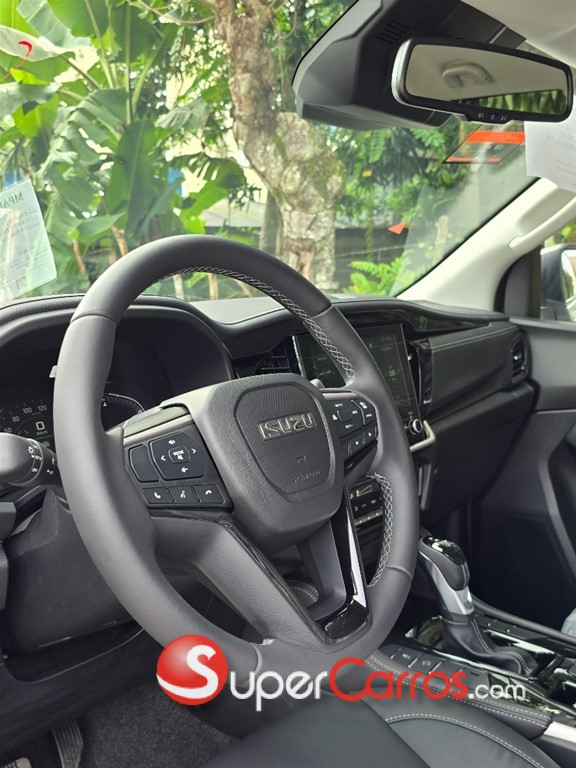 2026 Isuzu Mux — foto 5 / 9
