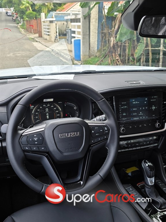 2026 Isuzu Mux — foto 8 / 9