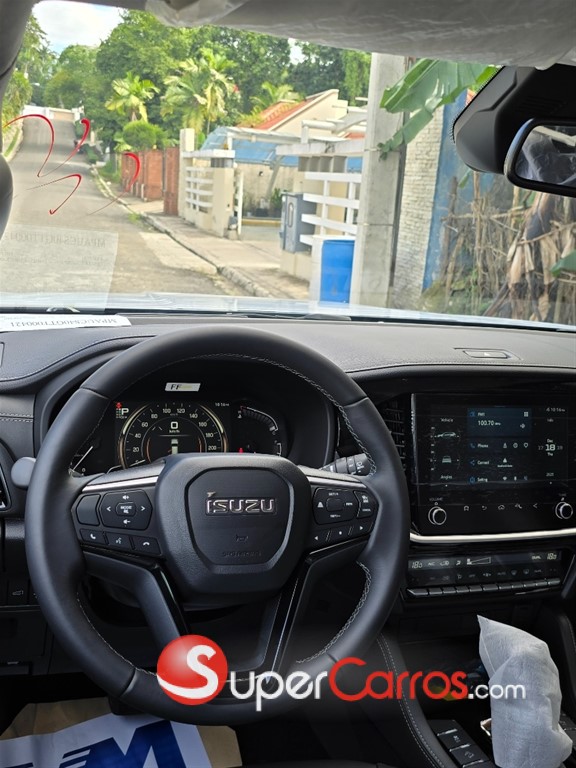 2026 Isuzu Mux — foto 8 / 9