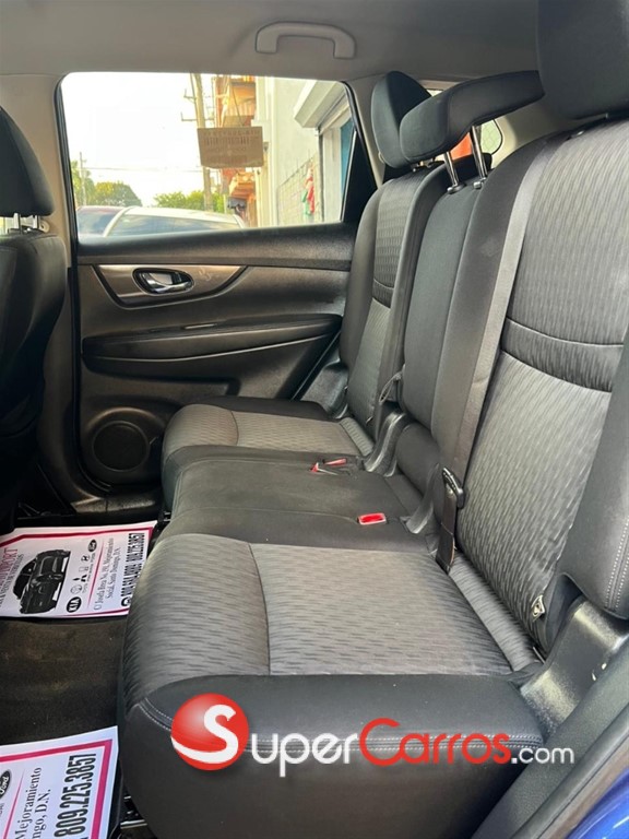 2020 Nissan Rogue SV — foto 5 / 10