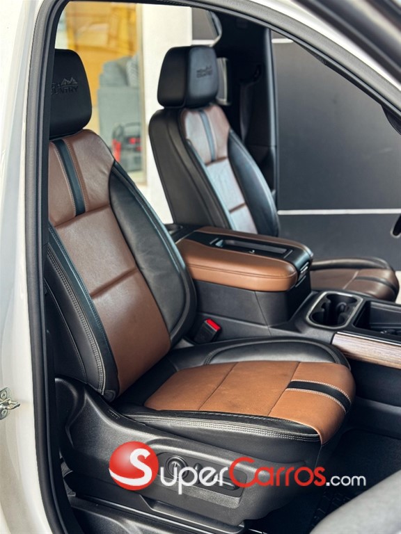 2021 Chevrolet Silverado High Country — foto 3 / 12