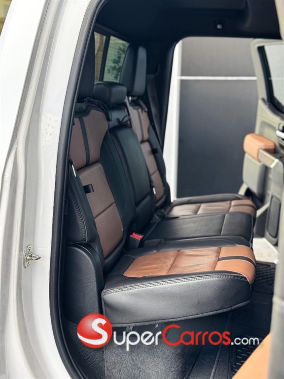 2021 Chevrolet Silverado High Country — foto 4 / 12