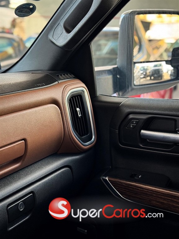 2021 Chevrolet Silverado High Country — foto 9 / 12