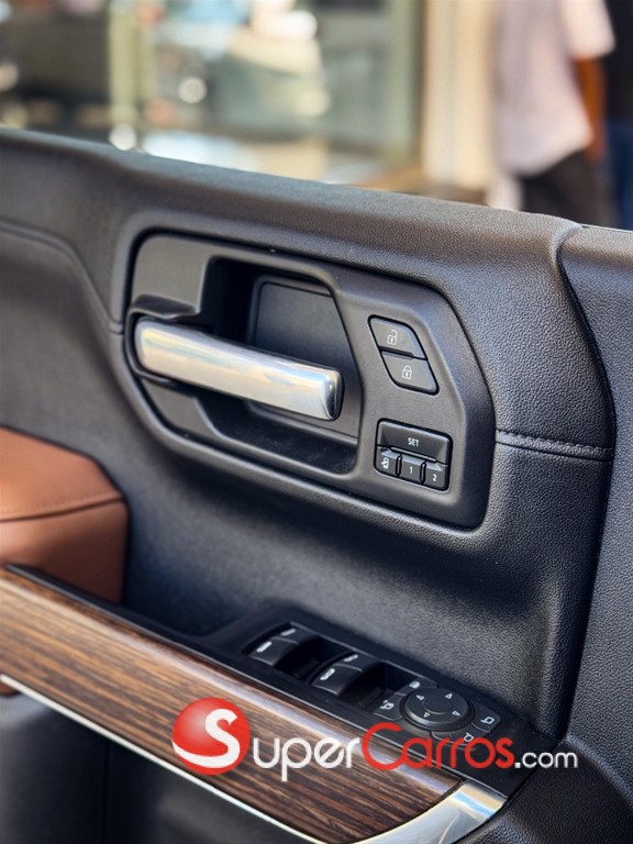 2021 Chevrolet Silverado High Country — foto 10 / 12