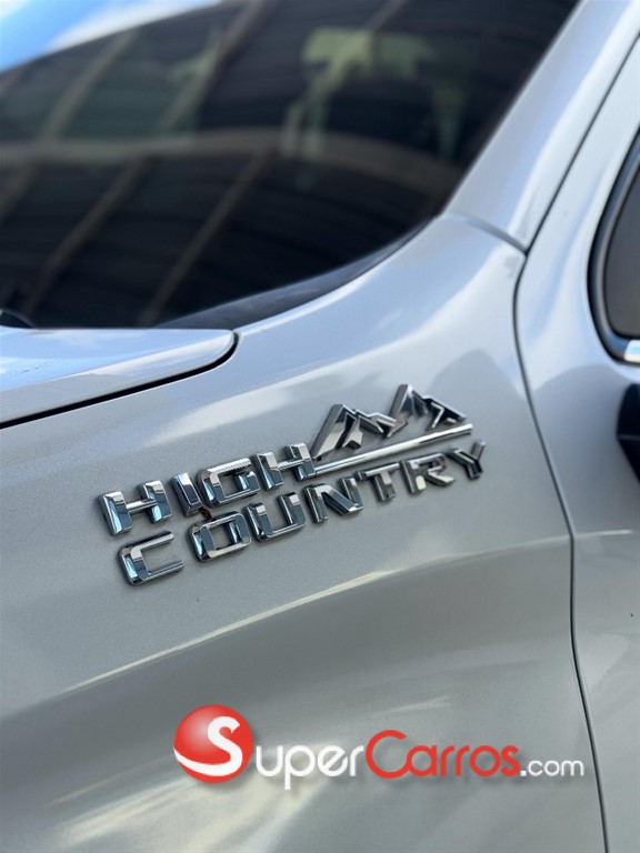 2021 Chevrolet Silverado High Country — foto 11 / 12