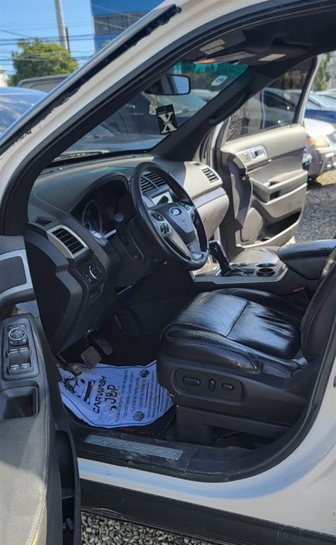 2013 Ford Explorer — foto 2 / 9