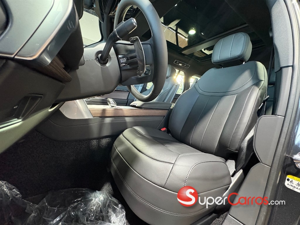 2025 Land Rover Range Rover SE — foto 7 / 11