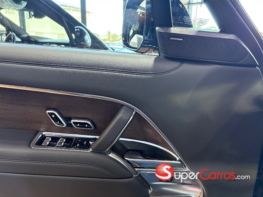 2025 Land Rover Range Rover SE — foto 11 / 11