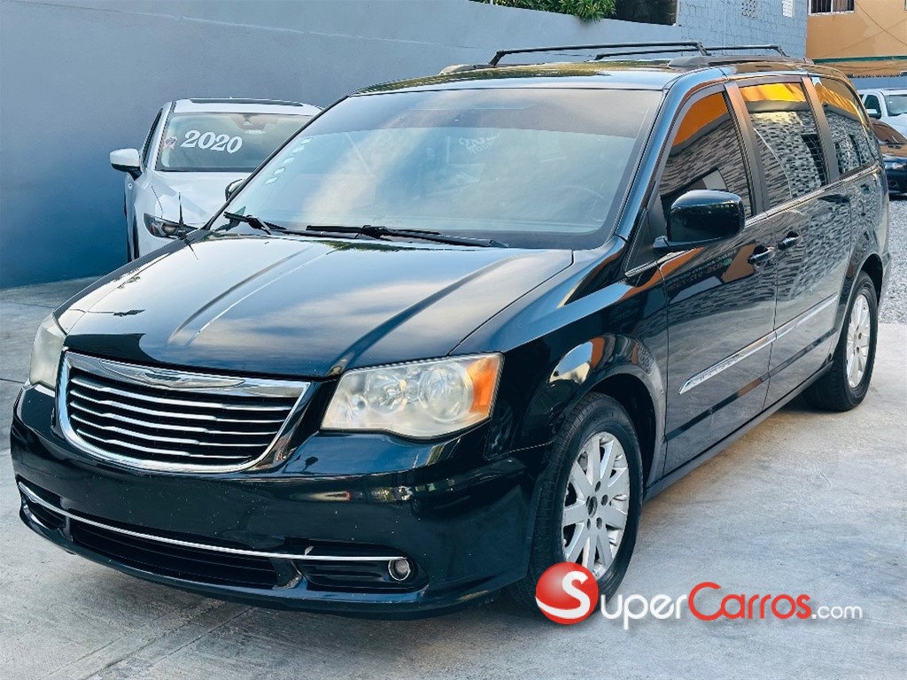 2014 Chrysler Town Country Touring — foto 2 / 12