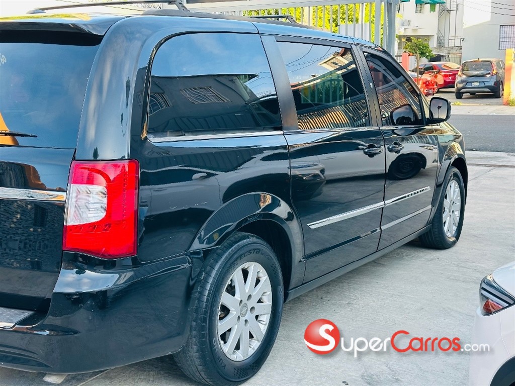 2014 Chrysler Town Country Touring — foto 5 / 12