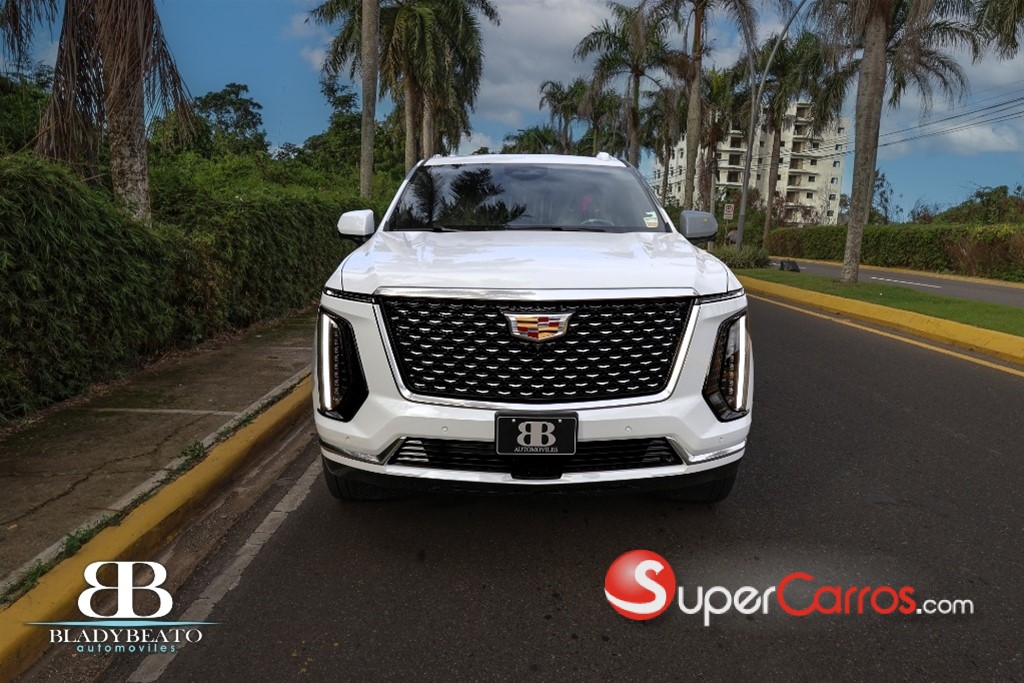 2026 Cadillac Escalade Luxury Short — foto 2 / 12