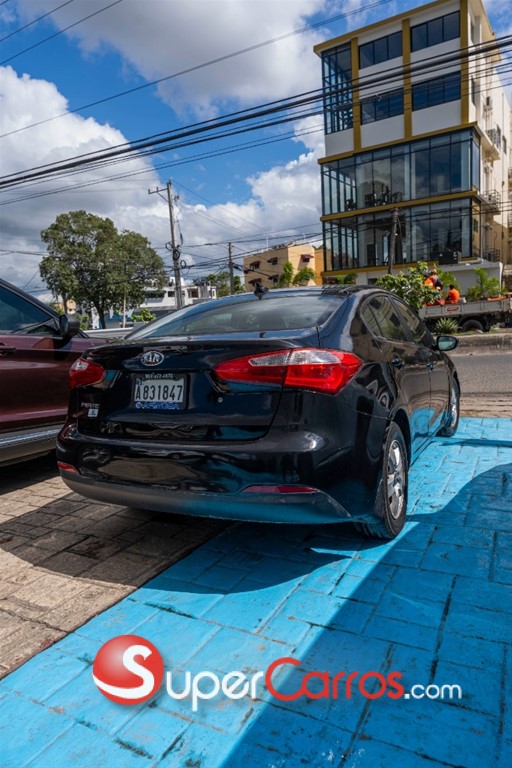 2014 Kia Forte LXS — foto 7 / 11