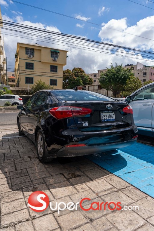 2014 Kia Forte LXS — foto 8 / 11