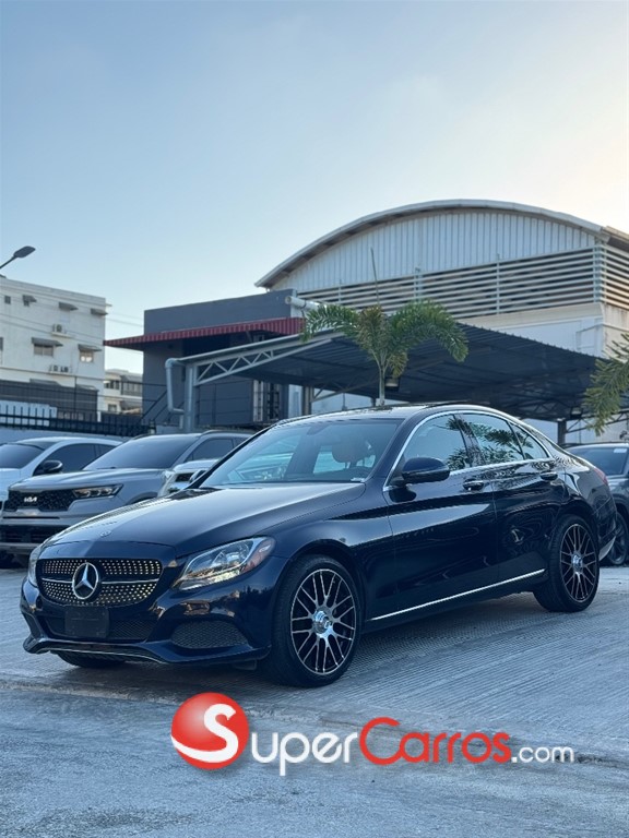 2018 Mercedes-Benz Clase C 300 4 Matic — foto 2 / 11