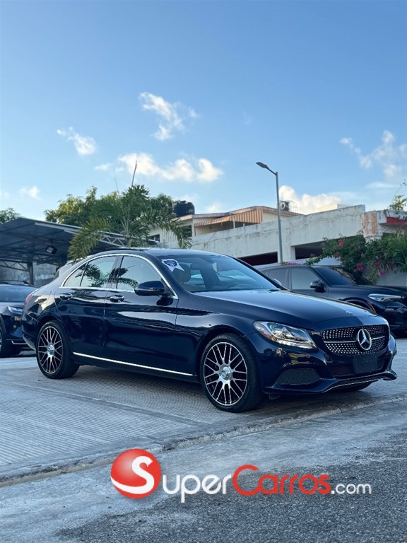 2018 Mercedes-Benz Clase C 300 4 Matic — foto 4 / 11