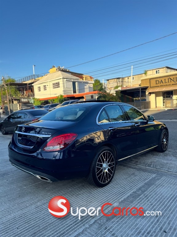 2018 Mercedes-Benz Clase C 300 4 Matic — foto 6 / 11