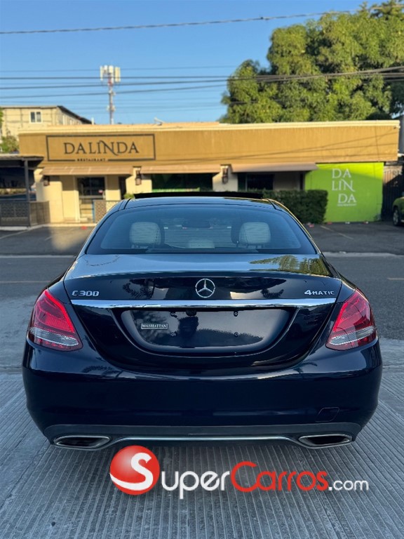 2018 Mercedes-Benz Clase C 300 4 Matic — foto 7 / 11