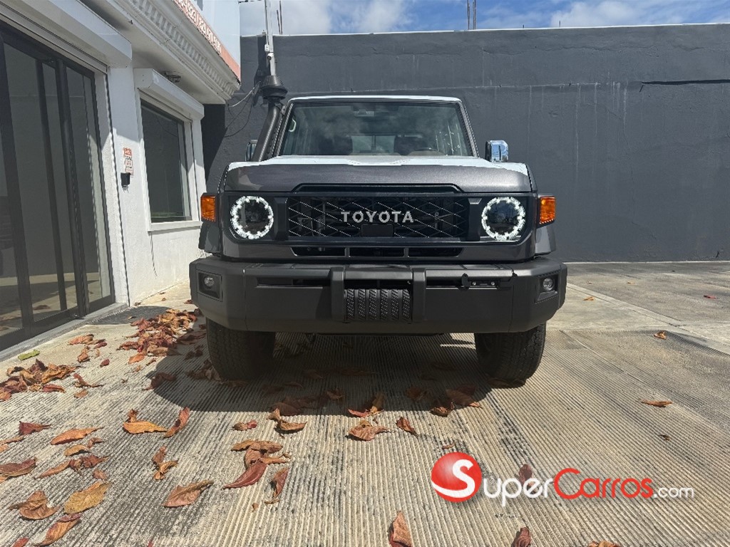 2026 Toyota Land Cruiser Serie 70 Pick up — foto 2 / 9