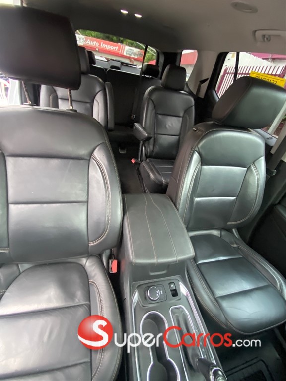 2020 Chevrolet Traverse LT — foto 2 / 12