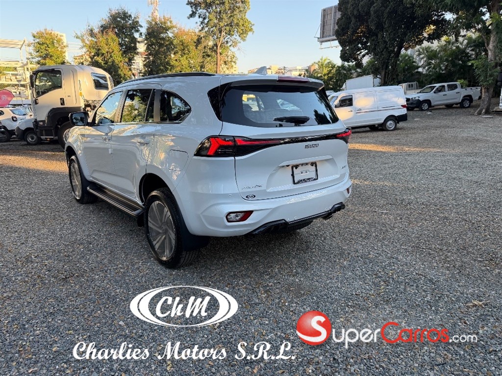 2027 Isuzu Mux — foto 4 / 12